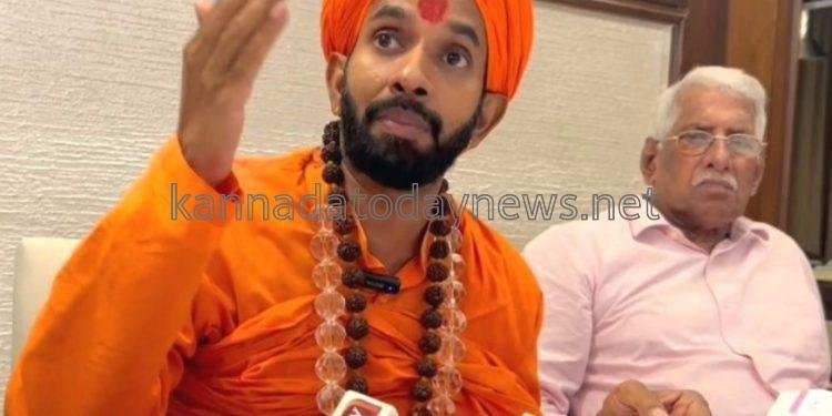 ಅಂಕೋಲಾ ಶಿರೂರು ಗುಡ್ಡ ಕುಸಿತ ಪ್ರಕರಣದಲ್ಲಿ ಸಂತ್ರಸ್ತ ಕುಟುಂಬಗಳಿಗೆ ತಲಾ ಒಂದು ಕೋಟಿ ಪರಿಹಾರ ನೀಡಬೇಕು ಮತ್ತು ಉತ್ತರ ಕನ್ನಡ ಜಿಲ್ಲಾಧಿಕಾರಿಯನ್ನು ಅಮಾನತು ಮಾಡಬೇಕು- ಸರಕಾರಕ್ಕೆ ಪ್ರಣವನಾಂದ ಸ್ವಾಮೀಜಿ ಆಗ್ರಹ