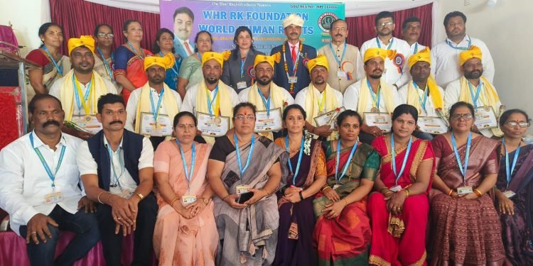 WHR RK ಫೌಂಡೇಶನ್ ವಿಶ್ವ ಮಾನವ ಹಕ್ಕು ಸಂಸ್ಥೆ ಉತ್ತರ ಕನ್ನಡ, ಭಟ್ಕಳ ಹಾಗೂ ಅಂಕೋಲಾ ತಾಲೂಕ ಪದಾಧಿಕಾರಿಗಳಿಗೆ ಐ.ಡಿ ಕಾರ್ಡ್ ವಿತರಣೆ
