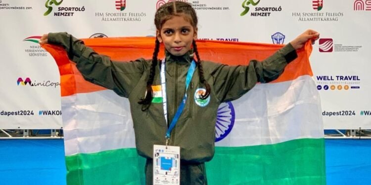 ಯುರೋಪಿನ ಹಂಗೇರಿಯಲ್ಲಿ ನಡೆದ ಯೂತ್ ವಲ್ಡ್ ಕಿಕ್ ಬಾಕ್ಸಿಂಗ್ ಚಾಂಪಿಯನ್ ಶಿಪ್ ನಲ್ಲಿ ಚಿನ್ನದ ಪದಕ ಗೆದ್ದು ವಿಶ್ವ ಚಾಂಪಿಯನ್ ಆಗಿ ಹೊರಹೊಮ್ಮಿದ ಭಟ್ಕಳದ ಧನ್ವಿತಾ ವಾಸು ಮೊಗೇರ