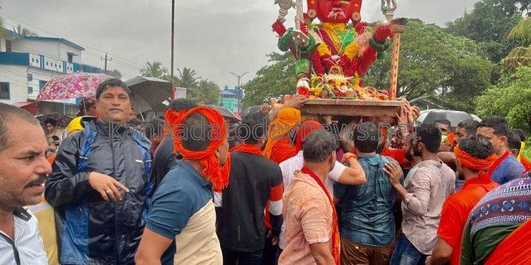 ಜೋರಾದ ಮಳೆಯಲ್ಲೂ ಕೂಡ ಅತ್ಯಂತ ವಿಜೃಂಭಣೆಯಿಂದ ಅದ್ದೂರಿಯಾಗಿ ಮುಕ್ತಾಯಗೊಂಡ ಭಟ್ಕಳ ಮಾರಿಜಾತ್ರೆ