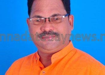 ಬಿಜೆಪಿ ಮುಖಂಡ ಅನಂತಮೂರ್ತಿ ಹೆಗಡೆ ತಮ್ಮ ಪ್ರಚಾರದ ತೆವಲಿಗೆ ಬಾಯಿಗೆ ಬಂದಂತೆ ಮುಖ್ಯಮಂತ್ರಿ ಅವರ ವಿರುದ್ಧ ಮಾತನಾಡುತ್ತಿದ್ದಾರೆ-ಭಟ್ಕಳ ಬ್ಲಾಕ್ ಕಾಂಗ್ರೆಸ್ ಅಧ್ಯಕ್ಷ ವೆಂಕಟೇಶ್ ನಾಯ್ಕ