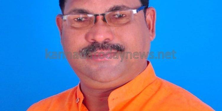 ಬಿಜೆಪಿ ಮುಖಂಡ ಅನಂತಮೂರ್ತಿ ಹೆಗಡೆ ತಮ್ಮ ಪ್ರಚಾರದ ತೆವಲಿಗೆ ಬಾಯಿಗೆ ಬಂದಂತೆ ಮುಖ್ಯಮಂತ್ರಿ ಅವರ ವಿರುದ್ಧ ಮಾತನಾಡುತ್ತಿದ್ದಾರೆ-ಭಟ್ಕಳ ಬ್ಲಾಕ್ ಕಾಂಗ್ರೆಸ್ ಅಧ್ಯಕ್ಷ ವೆಂಕಟೇಶ್ ನಾಯ್ಕ