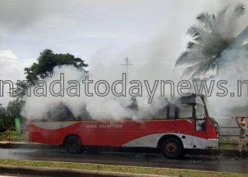 ಭಟ್ಕಳದಿಂದ ಬೆಂಗಳೂರಿಗೆ ಹೊರಟಿದ್ದ ಸಾರಿಗೆ ಬಸ್ ಜೋಗ ಬಳಿ 80% ಬೆಂಕಿಗಾಹುತಿ