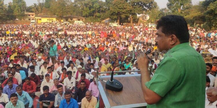 ಅರಣ್ಯ ಭೂಮಿ ಹಕ್ಕು ಹೋರಾಟ ೩೩ ವರ್ಷ:ಭೂಮಿ ಹಕ್ಕು ಮರೀಚೆಕೆ- ರವೀಂದ್ರ ನಾಯ್ಕ.