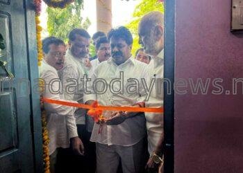 ಜಿಲ್ಲಾ ಉಸ್ತುವಾರಿ ಸಚಿವರಿಂದ ಪಂಚ ಗ್ಯಾರಂಟಿ ಯೋಜನೆಗಳ ತಾಲ್ಲೂಕಾ ಕಚೇರಿ, ಸ್ವಸಹಾಯ ಗುಂಪಿನ ಮಹಿಳೆಯರಿಂದ ನಡೆಸುವ ಶುಚಿ ರುಚಿ ಮೊಬೈಲ್ ಕ್ಯಾಂಟೀನ್, ಸಂಜೀವಿನಿ ಮಾಸಿಕ ಸಂತೆ ಉದ್ಘಾಟನೆ*