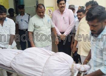 ಅಂಕೋಲಾ ತಾಲೂಕಿನ ಶಿರೂರಿನಲ್ಲಿ ನಡೆದ ಗುಡ್ಡಕುಸಿತದಿಂದ ಮೃತಪಟ್ಟ ಕೇರಳ ಮೂಲದ ಅರ್ಜುನರ ಶವ ಜಿಲ್ಲಾಡಳಿತ ದಿಂದ ಇಂದು ಕುಟುಂಬ ಕ್ಕೆ ಹಸ್ತಾಂತರ