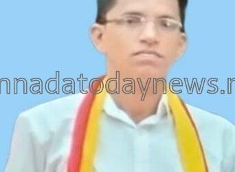 ರಾಷ್ಟ್ರೀಯ ಹೆದ್ದಾರಿಯ  ಕೋಡಿಭಾಗ ಕಾಳಿ ನೂತನ ಸೇತುವೆಯ ಬದಿಯಲ್ಲಿರುವ  ಈ ತಡೆಗೋಡೆ ಸ್ವಲ್ಪ ಎತ್ತರಕ್ಕೆ ಏರಿಸಬೇಕೇಂದು ಆಗ್ರಹಿಸಿ  ಕರ್ನಾಟಕ ರಕ್ಷಣಾ ವೇದಿಕೆ ಕಾರವಾರ ನಗರ ಘಟಕ ಅಧ್ಯಕ್ಷರಾದ ರಾಜಾ ನಾಯ್ಕ ಅವರಿಂದ ಉತ್ತರಕನ್ನಡ ಜಿಲ್ಲಾಧಿಕಾರಿಗೆ ಮನವಿ