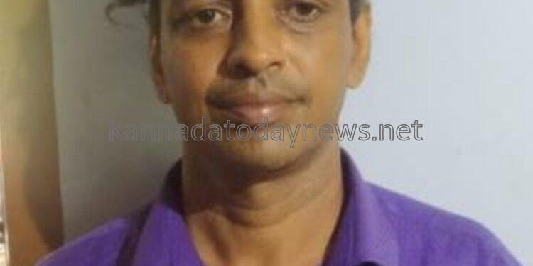 ಗಂಗೊಳ್ಳಿ ಶ್ರೀಮಹಾಂಕಾಳಿ ಅಮ್ಮನವರ ದೇವಸ್ಥಾನ ದೇವರ 21 ಲಕ್ಷ ರೂ. ಮೌಲ್ಯದ ಚಿನ್ನಾಭರಣಗಳನ್ನು ಕಳ್ಳತನ ಮಾಡಿದ ದೇವಸ್ಥಾನದ ಅರ್ಚಕ ಶಿರಸಿ ಮೂಲದ ನರಸಿಂಹ ಭಟ್ ನನ್ನು ಅರೆಸ್ಟ್ ಮಾಡಿದ ಪೋಲಿಸರು