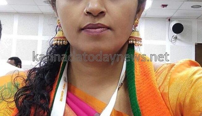 ಶಿರಸಿಯ ಗ್ರಾಮೀಣ ಬಿಜೆಪಿ ಅಧ್ಯಕ್ಷೆ , ಮಾಜಿ ಜಿಲ್ಲಾ ಪಂಚಾಯತ ಸದಸ್ಯೆ ಉಷಾ ಹೆಗಡೆ ಯ ಲೋಕಾಯುಕ್ತ ಭ್ರಷ್ಟಾಚಾರದ ಕೇಸ ಸಾಬೀತು- ಭ್ರಷ್ಟ ಬಿಜೆಪಿ ನಾಯಕಿ ಉಷಾ ಹೆಗಡೆಗೆ ಶಿಕ್ಷೆ  ವಿಧಿಸಿದ ಕೋರ್ಟ್