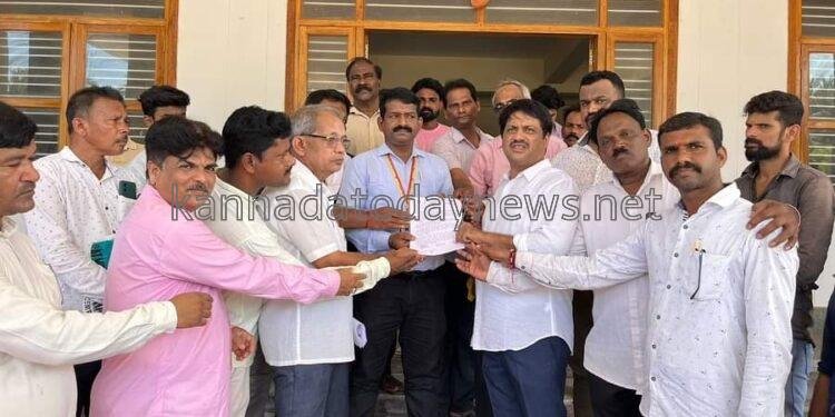 ಲೋಕಾಯುಕ್ತ ವಿಶೇಷ ತನಿಖಾ ದಳದ ಮುಖ್ಯಸ್ಥ ಎಡಿಜಿಪಿ ಎಂ.ಚಂದ್ರಶೇಖರ್ ಅವರ ಅಮಾನತಿ ಗೆ ಆಗ್ರಹಿಸಿ ಕುಮಟಾ ತಾಲೂಕ ಜೆಡಿಎಸ್ ಘಟಕದಿಂದ ಮನವಿ