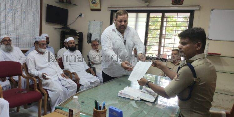 ಪ್ರವಾದಿ ನಿಂದನೆ ಮಾಡಿದ ಯತಿ ನರಸಿಂಹನಂದಾ ಸ್ವಾಮಿಜಿ ಅವರ ಮೇಲೆ ಭಟ್ಕಳ ತಂಜಿಮ್ ನೇತೃತ್ವದಲ್ಲಿ ಮುಸ್ಲಿಂ ಸಂಘಟನೆಗಳಿಂದ ಪೊಲೀಸ್ ದೂರು ದಾಖಲು