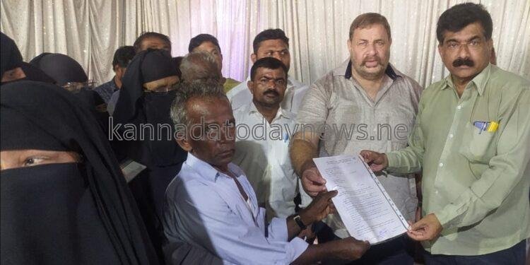 ಭಟ್ಕಳದಲ್ಲಿ ಬೃಹತ್ ಅತಿಕ್ರಮಣದಾರರ ಸಭೆ: ಸರ್ಕಾರ ಸುಪ್ರೀಂ ಕೋರ್ಟನಲ್ಲಿ ಅರಣ್ಯವಾಸಿಗಳ ಪರ ನಿಲುವು ಪ್ರಕಟಿಸಲಿ-ರವೀಂದ್ರ ನಾಯ್ಕ.