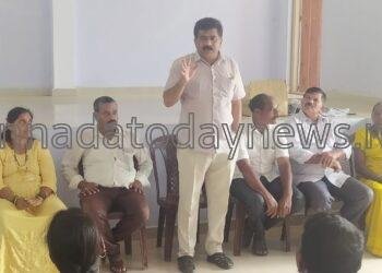 ಕಾನೂನು ಭಾಹಿರವಾಗಿ ಒಕ್ಕಲೇಬ್ಬಿಸಲು ಅವಕಾಶವಿಲ್ಲ-ಅರಣ್ಯ ಭೂಮಿ ಹಕ್ಕು ಹೋರಾಟಗಾರರ ವೇದಿಕೆಯ ರಾಜ್ಯ ಅಧ್ಯಕ್ಷ ರವೀಂದ್ರ ನಾಯ್ಕ.