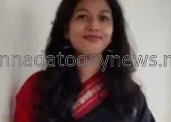 ಸ್ಕೂಟರ್ ಸ್ಕಿಡ್ ಆಗಿ ರಸ್ತೆಗೆ ಬಿದ್ದ ಯುವತಿ- ಲಾರಿ ಹಿಂಬದಿ ಚಕ್ರಕ್ಕೆ ಯುವತಿ ತಲೆ ಸಿಲುಕಿ ಸ್ಥಳದಲ್ಲೇ ಸಾವು