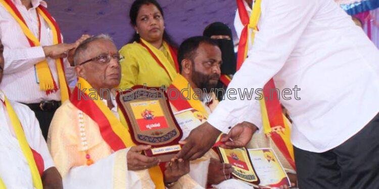 ನಿವೃತ್ತ ಶಿಕ್ಷಕ, ಸಹಕಾರಿ ಧುರೀಣ, ಸಮಾಜ ಸೇವಕ ಡಿ.ಬಿ.ನಾಯ್ಕ ಅವರಿಗೆ ಭಟ್ಕಳ ತಾಲೂಕಾ ರಾಜ್ಯೋತ್ಸವ ಪ್ರಶಸ್ತಿ