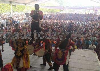 ಬೆಂಗಳೂರಿನಲ್ಲಿ ಬೃಹತ ಅರಣ್ಯವಾಸಿಗಳ ಶಕ್ತಿ ಪ್ರದರ್ಶನ: ರಾಜ್ಯಾದಂತ ೧೬ ಜಿಲ್ಲೆಯಿಂದ ಅರಣ್ಯವಾಸಿಗಳು, ಸಚಿವರು, ಕಲಾತಂಡ, ಹೋರಾಟಗಾರರು ಭಾಗಿ.