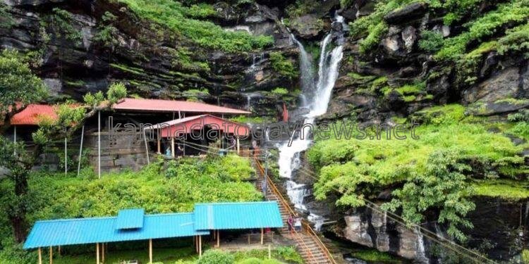 ಚಾರಣಿಗರ ಸ್ವರ್ಗ ಭೀಮೇಶ್ವರ ಜಲಪಾತ
