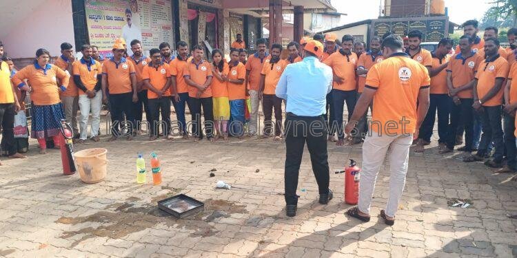 ಭಟ್ಕಳ ತಾಲೂಕಿನ ಶ್ರೀ ಧರ್ಮಸ್ಥಳ ಶೌರ್ಯ ವಿಪತ್ತು ನಿರ್ವಹಣಾ ಘಟಕದ ಸ್ವಯಂಸೇವಕರಿಗೆ ಮಂಗಳೂರಿನ ಉಷಾ ಫೈರ್ ಆಂಡ್ ಸೇಫ್ಟಿ ಕಂಪನಿಯಿಂದ ಜೀವ ರಕ್ಷಕ ಮತ್ತು ವಿಪತ್ತು ನಿರ್ವಹಣೆ ಬಗ್ಗೆ ತರಬೇತಿ