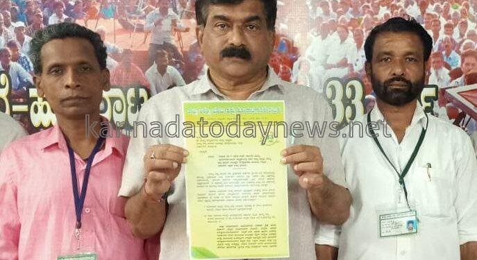 ರಾಜ್ಯದಲ್ಲಿ ಅರಣ್ಯ ಭೂಮಿ ಹಕ್ಕು ಅರ್ಜಿ ಪುನರ್ ಪರಿಶೀಲನಾ ಪ್ರಕ್ರಿಯೆ _ ಕಾನೂನು ಬಾಹಿರ: ಅಸ್ಥಿತ್ವವಿಲ್ಲದ ಸಮಿತಿಯಿಂದ ಮಂಜೂರಿ ಪ್ರಕ್ರೀಯೆ _ ರವಿಂದ್ರ ನಾಯ್ಕ ಆಕ್ಷೇಪ