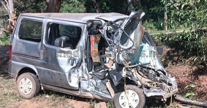 ಬಸ್ ಮತ್ತು ಒಮಿನಿ ಕಾರು ನಡುವೆ ಭೀಕರ ಅಪಘಾತ: ಕಾರು ಚಾಲಕ ಸಾವು