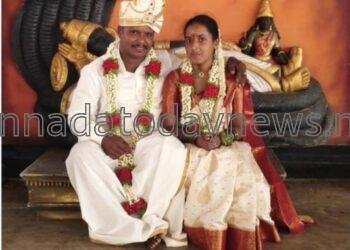 ಹಿಂದೂ ಸಂಪ್ರದಾಯದಂತೆ ಹಿಂದೂ ಯುವಕನನ್ನು ಮದುವೆಯಾದ ಮುಸ್ಲಿಂ ಯುವತಿ