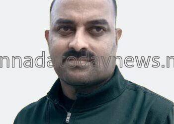 ಪತ್ರಕರ್ತ ಹಾಗೂ ಸಾಮಾಜಿಕ ಹೋರಾಟಗಾರ ಕಿರಣ್ ಪೂಜಾರಿಯವರಿಂದ ಸೋಮವಾರ ಕುಂದಾಪುರ ತಾಲೂಕು ಆಫೀಸ್ ಎದುರಿಗೆ ಅರೆಬೆತ್ತಲೆ ಧರಣಿ*