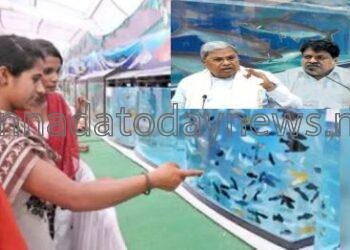 ಕಳೆದ ವರ್ಷ ನವಂಬರನಲ್ಲಿ ಭಟ್ಕಳದಲ್ಲಿ ನಡೆದ ಮೀನು ಮೇಳ ಕ್ಕೆ ಆರ್ಥಿಕ ಇಲಾಖೆ ಅನುಮೋದನೆ ಪಡೆಯದೇ 9 ಕೋಟಿ 85 ಲಕ್ಷ ರೂಪಾಯಿ ಖರ್ಚು ಮಾಡಿದ ಅಧಿಕಾರಿಗಳು.