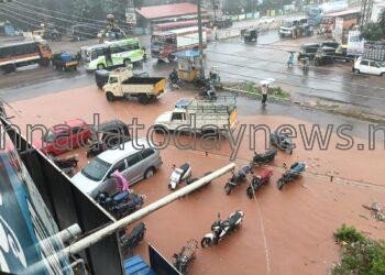 ಉತ್ತರ ಕನ್ನಡ ಜಿಲ್ಲೆಯಲ್ಲಿ ಮಳೆಯ ಆರ್ಭಟ ಜೋರು: ಜಿಲ್ಲಾಧಿಕಾರಿಗಳಿಂದ ಅಂಗನವಾಡಿಗಳಿಗೆ ನಾಳೆ ರಜೆ ಘೋಷಣೆ