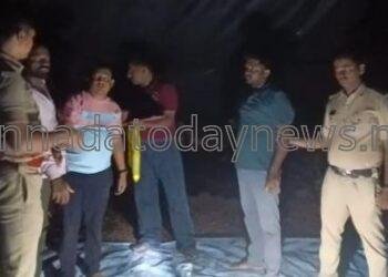ಭಟ್ಕಳದ ಅರಣ್ಯ ಪ್ರದೇಶದಲ್ಲಿ ಅಕ್ರಮವಾಗಿ ಹಣ ಕಟ್ಟಿ ಅಂದರ್ ಬಾಹರ್ ಇಸ್ಪೀಟ್ ಆಟ ಆಡುತ್ತಿದ್ದ 15 ಜನರ ಮೇಲೆ ಪೋಲಿಸರ ದಾಳಿ , ಮೂವರ ಬಂಧನ