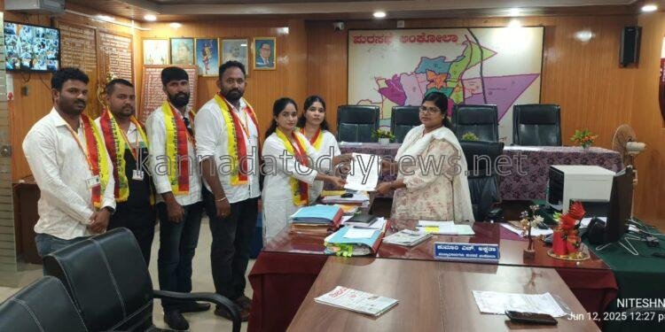 ಅಂಕೋಲಾ ಮಾರುಕಟ್ಟೆ ಸಂಚಾರ ದಟ್ಟಣೆ ಪರಿಹರಿಸುವಂತೆ ಒತ್ತಾಯಿಸಿ ಕರ್ನಾಟಕ ರಣಧೀರರ ವೇದಿಕೆಯಿಂದ ಅಧಿಕಾರಿಗಳಿಗೆ ಮನವಿ