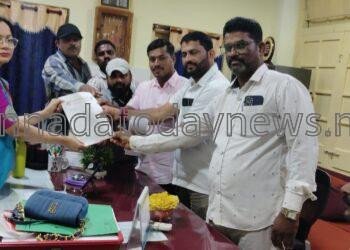 ಭಟ್ಕಳ ಸರ್ಕಾರಿ ತಾಲೂಕ ಆಸ್ಪತ್ರೆಯ ಜನಪ್ರಿಯ ವೈದ್ಯರಾದ ಡಾ.ಲಕ್ಷ್ಮೀಶ್ ನಾಯ್ಕ ಅವರನ್ನು ವರ್ಗಾವಣೆ ಮಾಡದಂತೆ ಆಗ್ರಹಿಸಿ ಕರ್ನಾಟಕ ರಣಧೀರರ ವೇಧಿಕೆಯಿಂದ ಆರೋಗ್ಯ ಸಚಿವರಿಗೆ ಮನವಿ