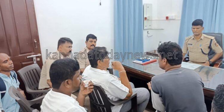 ಭಟ್ಕಳದ ಮುಂಡಳ್ಳಿಯ ಚಡ್ಡುಮನೆಯಲ್ಲಿ ಕೊಟ್ಟಿಗೆಯಲ್ಲಿ ಕಟ್ಟಿದ್ದ ಎಮ್ಮೆ ಕದ್ದು ವಧೆ ಮಾಡಿದ ದುಷ್ಕರ್ಮಿಗಳು