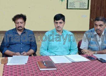 ಶಿರಸಿ-ಹಾವೇರಿ ಹೆದ್ದಾರಿ ಕಾಮಗಾರಿ ಶೀಘ್ರ ಶುರು ಮಾಡುವಂತೆ ಆಗ್ರಹಿಸಿ ಅಮ್ಮಾಪುರ ಕನ್ಸ್ಟ್ರಕ್ಷನ್ ಕಂಪನಿಗೆ ಐದು ದಿನಗಳ ಕಾಲ ಗಡುವು ನೀಡಿದ ಸಾಮಾಜಿಕ ಹೋರಾಟಗಾರ ಅನಂತಮೂರ್ತಿ ಹೆಗಡೆ