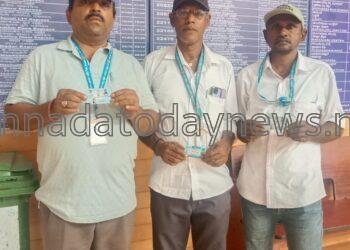 ಭಟ್ಕಳ ತಾಲೂಕ ಪತ್ರಿಕಾ ವಿತರಕರ ಸಂಘದ ಅಧ್ಯಕ್ಷ ರಾಮಕೃಷ್ಣ ಭಟ್ ಮತ್ತು ಪದಾಧಿಕಾರಿಗಳಿಗೆ ಕಾರ್ಮಿಕ ಇಲಾಖೆಯ ಸ್ಮಾರ್ಟ್ ಕಾರ್ಡ್ ನೀಡಿದ ಕಾರ್ಮಿಕ ಸಚಿವ ಸಂತೋಷ್ ಲಾಡ್