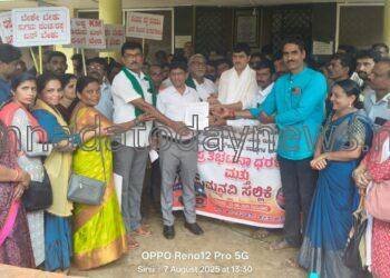 ಶಿರಸಿ ಕ್ಷೇತ್ರದ ಜನರ ಮೂಲಭೂತ ಸೌಕರ್ಯ ಸಮಸ್ಯೆ ಪರಿಹಾರಕ್ಕೆ ಆಗ್ರಹಿಸಿ ಬಿಜಿಪಿ ಮುಖಂಡ ಅನಂತಮೂರ್ತಿ ಹೆಗಡೆ ನೇತೃತ್ವದಲ್ಲಿ ಪಾದಯಾತ್ರೆ