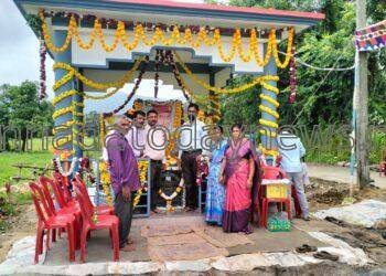 ದೇಶದ ಗಡಿಯಲ್ಲಿ ಉಗ್ರರೊಂದಿಗೆ ಹೋರಾಡುತ್ತಿರುವಾಗಲೇ ವೀರ ಮರಣವನ್ನಪ್ಪಿದ್ದ ಕಡವಾಡ ವೀರ ಯೋಧ ಹುತಾತ್ಮ ವಿನೋದ ನಾಯ್ಕ ರ 20ನೇ ಪುಣ್ಯ ತಿಥಿಯಂದು ನೂತನ ಸ್ಮಾರಕ ಉದ್ಘಾಟನೆ