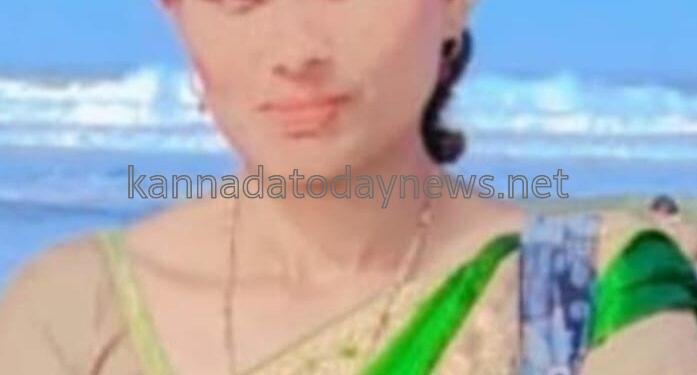 ಭಟ್ಕಳ ತಾಲೂಕಿನ ಮುಂಡಳ್ಳಿ ಗ್ರಾಮದ ನಿರಗದ್ದೆಯ ಸವಿತಾ ಸೋಮಯ್ಯ ನಾಯ್ಕ ಆತ್ಮಹತ್ಯೆಗೆ ಶರಣು