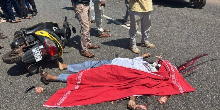 ಭಟ್ಕಳದಲ್ಲಿ ಸ್ಕೂಟರ್ ಗೆ ಡಿಕ್ಕಿ ಹೊಡೆದ ಸರ್ಕಾರಿ ಬಸ್: ಸ್ಕೂಟರ್ ಸವಾರ ಸ್ಥಳದಲ್ಲೇ ಸಾವು