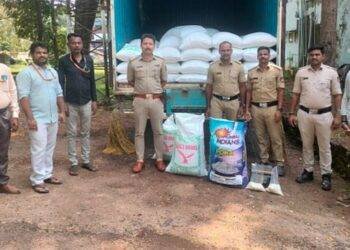 ಭಟ್ಕಳದ ಲ್ಲಿ ಅನ್ನಭಾಗ್ಯ ಯೋಜನೆಯ ಸರ್ಕಾರ ಬಡವರಿಗೆ ವಿತರಿಸಬೇಕಿದ್ದ ಅಕ್ಕಿಯನ್ನು ಕದ್ದು ಸಾಗಿಸುತ್ತಿದ್ದ ಕಳ್ಳನ ಬಂಧನ