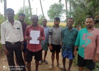 ಕುಮಟಾ ತಹಶೀಲ್ದಾರ್ ಕಚೇರಿಯ ಸಿಬ್ಬಂದಿ ವರ್ಗಾವಣೆಗಾಗಿ ಸಾರ್ವಜನಿಕರಿಂದ ಸಹಿ ಅಭಿಯಾನ