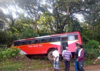 ಮುಂಡಗೋಡದಲ್ಲಿ ಅಲ್ಪದೂರ ಅಪಘಾತ — 70 ಪ್ರಯಾಣಿಕರು ಅಪಾಯದಿಂದ ಪಾರು