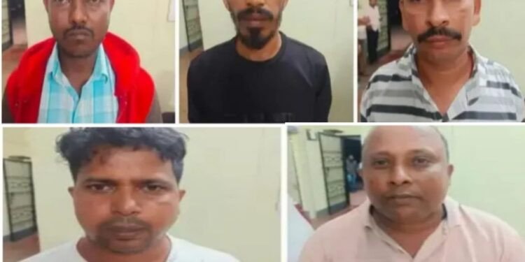 ಬೈಂದೂರು: ಸಾರ್ವಜನಿಕ ಸ್ಥಳದಲ್ಲಿ ಜೂಜಾಟ — ಆರು ಮಂದಿ ಜೂಜುಕೊರರರು ಪೊಲೀಸರ ಬಲೆಗೆ