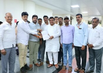 ಮಾಗೋಡು ಕಾಲನಿಗೆ ವಿಶೇಷ ಆರ್ಥಿಕ ವಲಯ ಹುದ್ದೆ: ಬಿಜೆಪಿ ಮುಖಂಡ ಅನಂತಮೂರ್ತಿ ನಿಯೋಗದಿಂದ ಸಚಿವರಿಗೆ ಮನವಿ