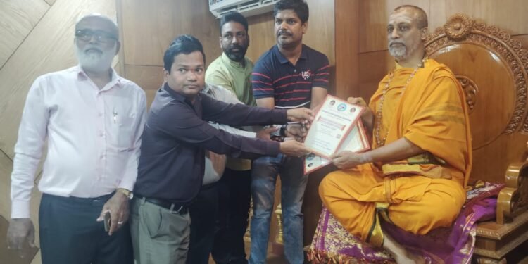 ಭಟ್ಕಳದಲ್ಲಿ ಕಾನಿಪ ಧ್ವನಿ ಸಂಘದ ರಾಜ್ಯ ಮಟ್ಟದ ಪತ್ರಕರ್ತರ ವಿಚಾರ ಸಂಕಿರಣ ಹಾಗೂ ರಾಜ್ಯ ಪ್ರಶಸ್ತಿ ಕಾರ್ಯಕ್ರಮಕ್ಕೆ ಚಾಲನೆ – ಆಮಂತ್ರಣ ಪತ್ರಿಕೆ ಬಿಡುಗಡೆ