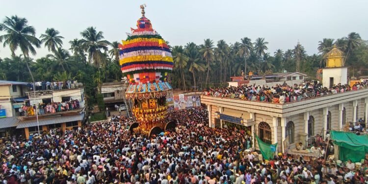 ಸಾವಿರಾರು ಭಕ್ತರ ಸಾನ್ನಿಧ್ಯದಲ್ಲಿ ಮುರ್ಡೇಶ್ವರ ಮಹಾರಥೋತ್ಸವ ವಿಜೃಂಭಣೆ