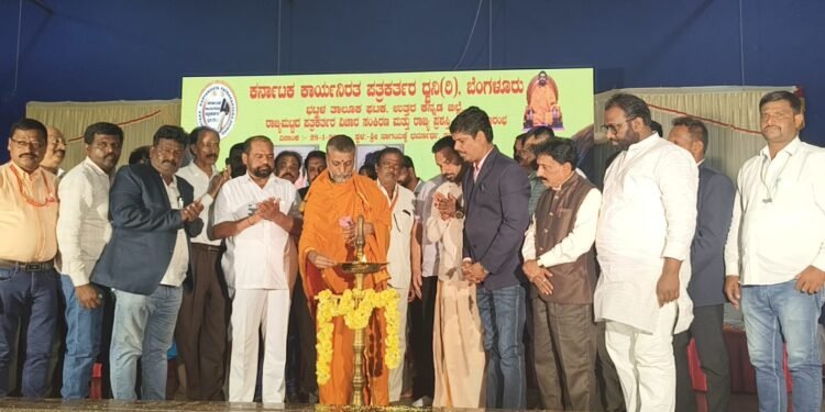 ಒತ್ತಡಕ್ಕೆ ಮಣಿಯದೆ ಪತ್ರಿಕಾ ಧರ್ಮ ಪಾಲಿಸಬೇಕು – ಶ್ರೀ ಮಾರುತಿ ಗುರೂಜಿ :ಸಮಾಜದ ದೋಷ ನಿವಾರಣೆಯಲ್ಲಿ ಪತ್ರಕರ್ತರ ಪಾತ್ರ ಅತ್ಯಂತ ಮಹತ್ವ