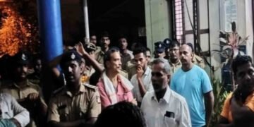 ಮುರುಡೇಶ್ವರ ಪಟ್ಟಣದ ಬೈಲೂರು ಮಾರ್ಗದಲ್ಲಿ ಹಿಂಧೂ ಮನೆಗಳ ಮೇಲೆ ಮುಸ್ಲಿಂ ಬಾಲಕರಿಂದ ಕಲ್ಲುತೂರಾಟ: ಏಳು ಮಂದಿ ಮುಸ್ಲಿಂ ಅಪ್ರಾಪ್ತ ಬಾಲಕರು ಪೊಲೀಸ್ ವಶಕ್ಕೆ