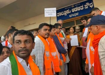 ಭಟ್ಕಳದಲ್ಲಿ ಮುರಿನಕಟ್ಟೆ ಧ್ವಂಸ ಖಂಡನೆ: ಮರುಸ್ಥಾಪನೆಗೆ ಆಗ್ರಹಿಸಿ ಭಾರೀ ಪ್ರತಿಭಟನೆ