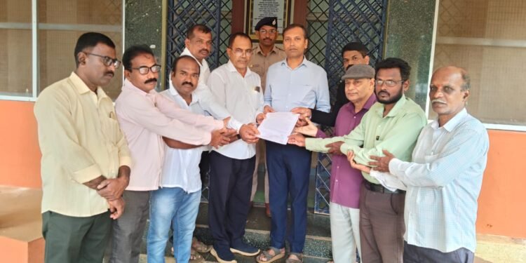 ಭಟ್ಕಳ ಜಲದುರಂತ: ಸಂತ್ರಸ್ತ ಕುಟುಂಬಗಳಿಗೆ ತಲಾ ₹15 ಲಕ್ಷ ಪರಿಹಾರಕ್ಕೆ ಉತ್ತರ ಕನ್ನಡ ಜಿಲ್ಲಾ ಜನಪರ ಸಂಘಟನೆಗಳ ಒಕ್ಕೂಟ ಆಗ್ರಹ