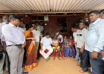ಭಟ್ಕಳ ದುರಂತ ಸಂತ್ರಸ್ತರಿಗೆ ₹1.85 ಕೋಟಿ ಪರಿಹಾರ ವಿತರಣೆ: ಅನಾಥ ಮಕ್ಕಳ ಮನೆ ನಿರ್ಮಾಣಕ್ಕೆ ಹೆಚ್ಚುವರಿ ನೆರವು ನೀಡಿದ ಶಾಸಕ ಮಂಕಾಳ ವೈದ್ಯ